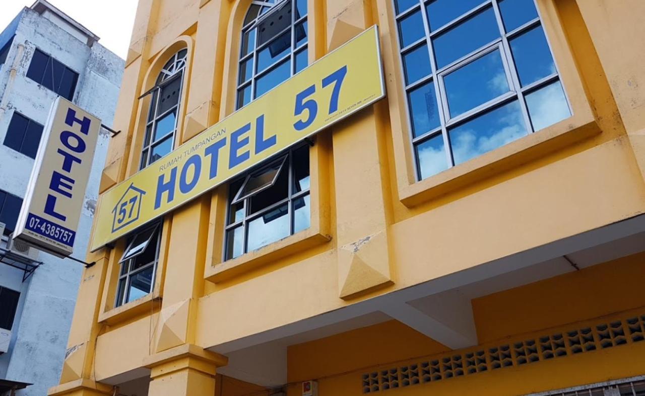 Fifty Seven Inn Batu Pahat Luaran gambar