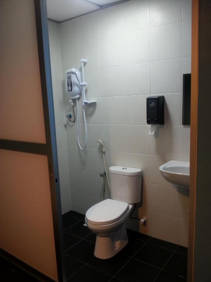 Fifty Seven Inn Batu Pahat Luaran gambar